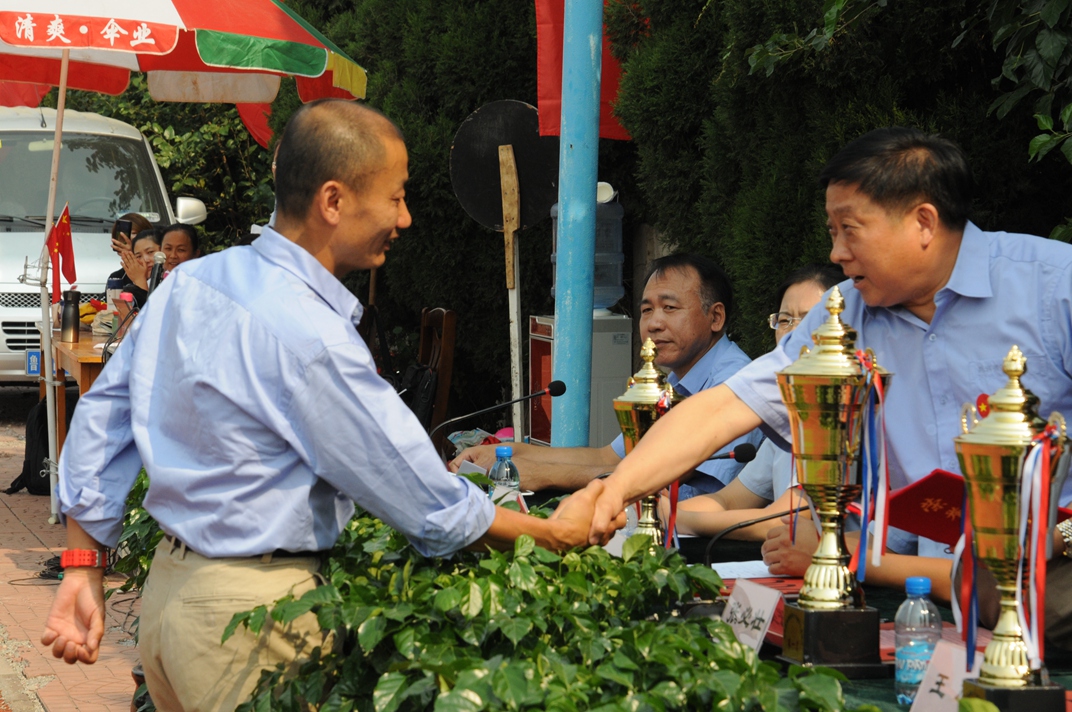 集團、集團黨委、集團工會授予熊兆軍 “崗位技術(shù)標(biāo)兵”榮譽稱號